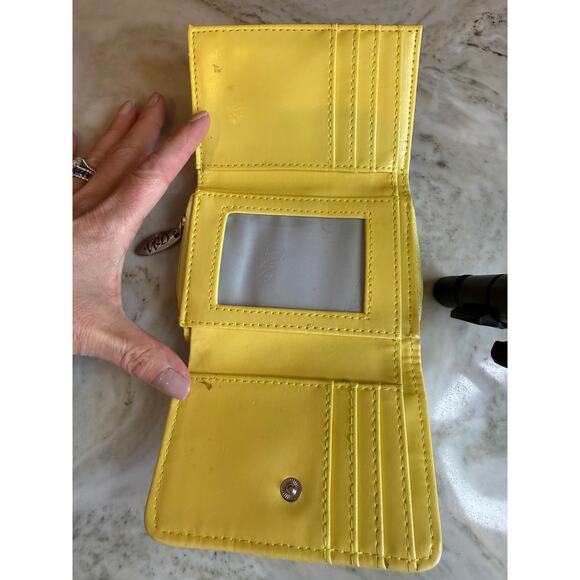 Vintage Whiting & Davis Pale Yellow Mesh Trifold Wallet - Picture 5 of 10